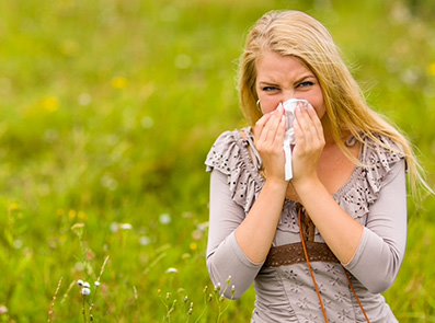 Specialisten in de zorg hebben regelmatig met patiënten te maken die spelen met de vraag: “Is het hooikoorts of corona?”