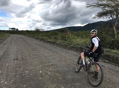 KNO-arts Jurriën Embrechts fietste zes dagen door Afrika. Hij deed mee aan Africa Classic, georganiseerd wordt door Amref.